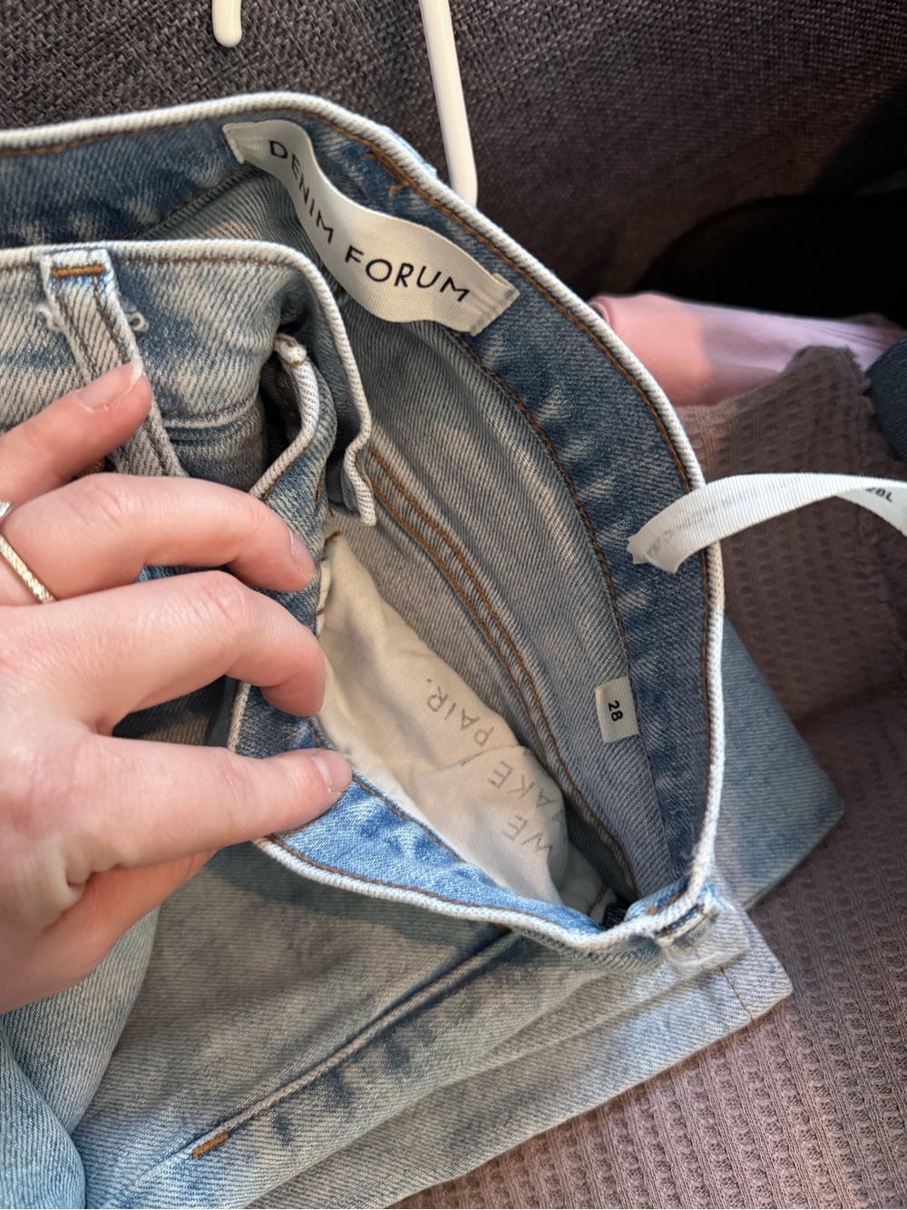 17. Denim Forum | Arlington Straight Light Blue Jeans | 28